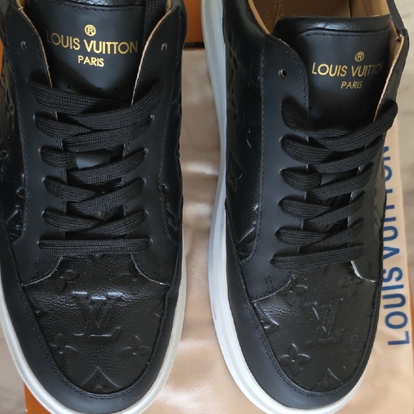 Louis Vuitton Black and White Men's Sneakers - Picture 6 of 6